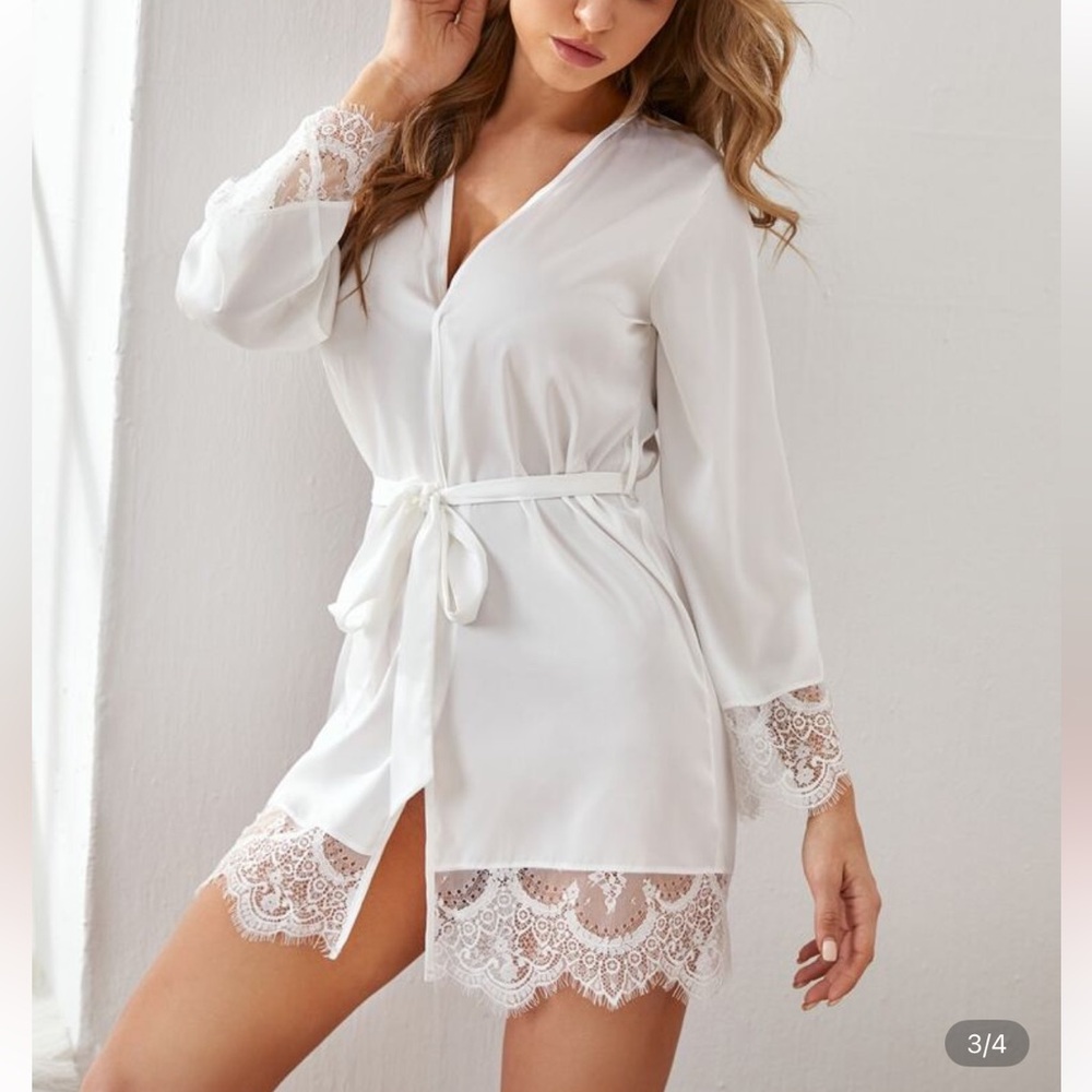 Elegant White Lace Trim Satin Robe - NEW